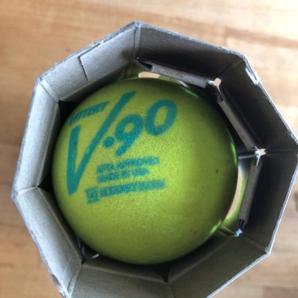 Vintage Vittert V-90 Platform Tennis Balls In Box - Picture 3 of 6